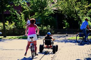 Badegäste in Schillig - nah am Meer